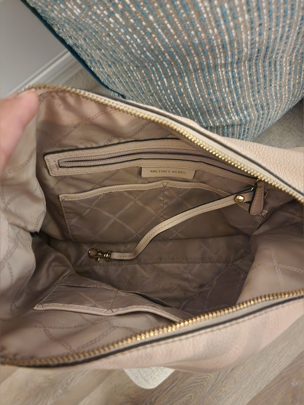 Michael Kors Pebbled Leather Shoulder Bag in Blush Pink - Picture 12 of 16